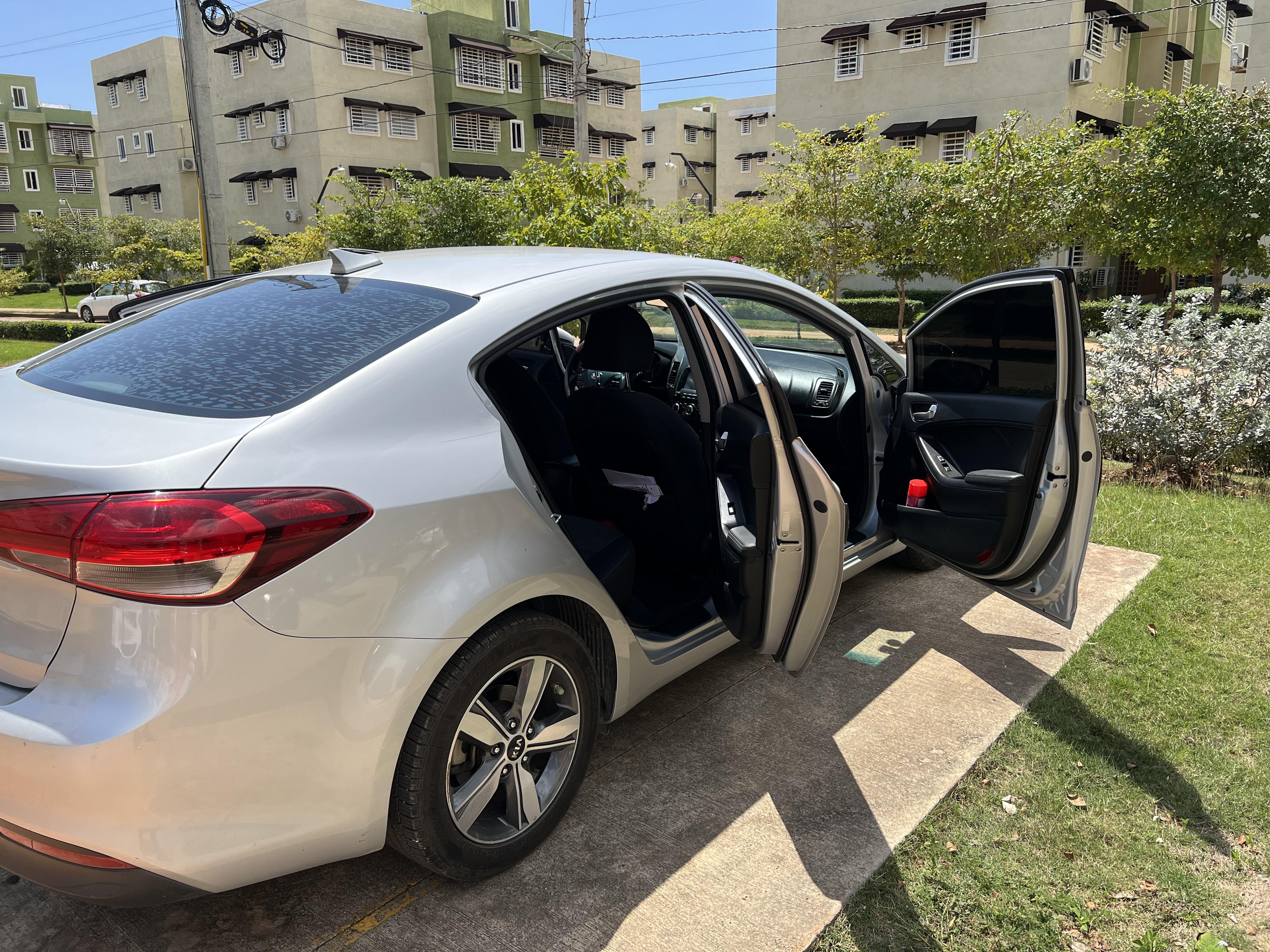 Kia Forte 2018  Foto 7270602-16.jpg