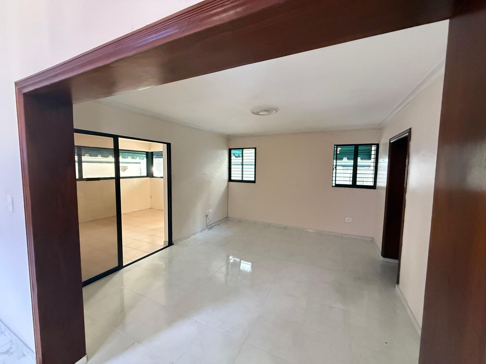CASA EN ALQUILER  EN BELLA VISTA PROXIMO A LA ANACAONA Y NUÑEZ DE CACE Foto 7271540-11.jpg