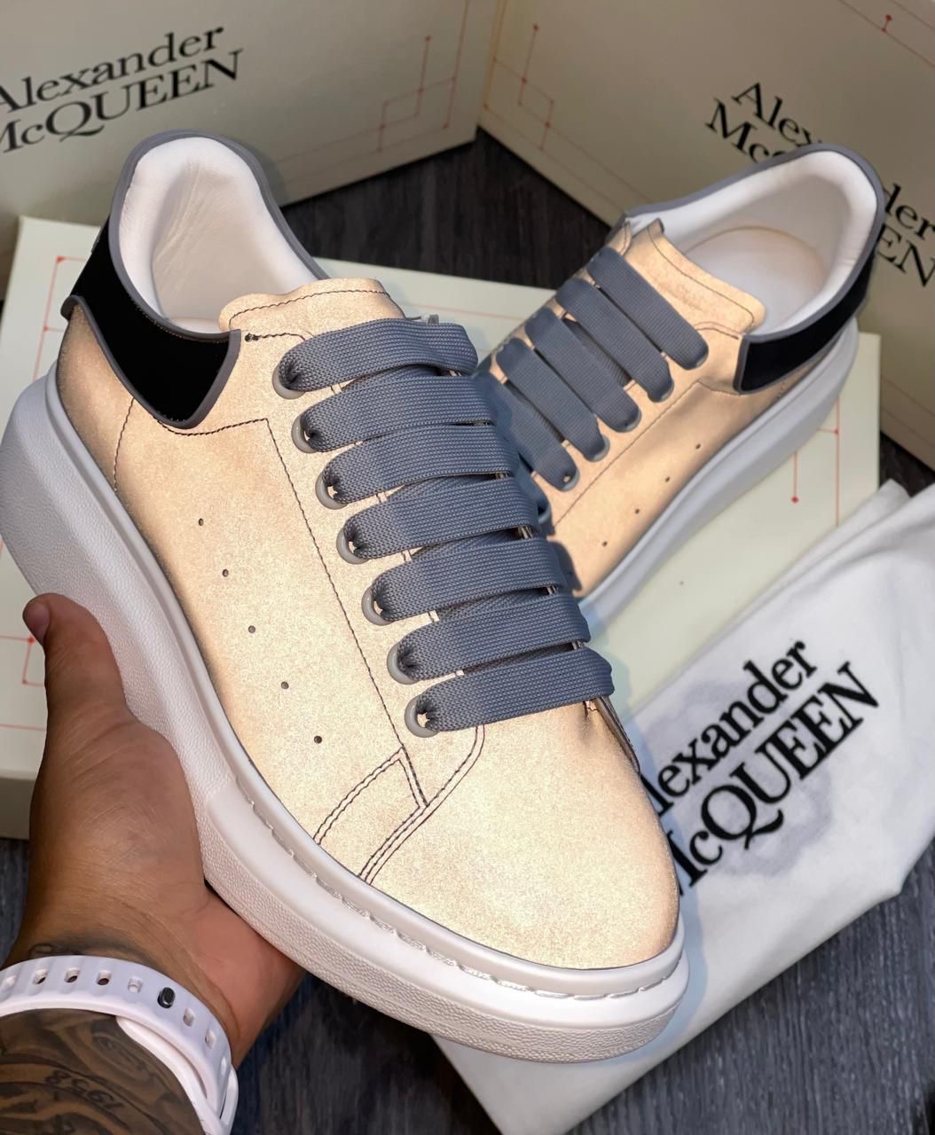 Sneakers Tenis Teni Alexander McQueen Ultimately 2025 Foto 7274891-2.jpg