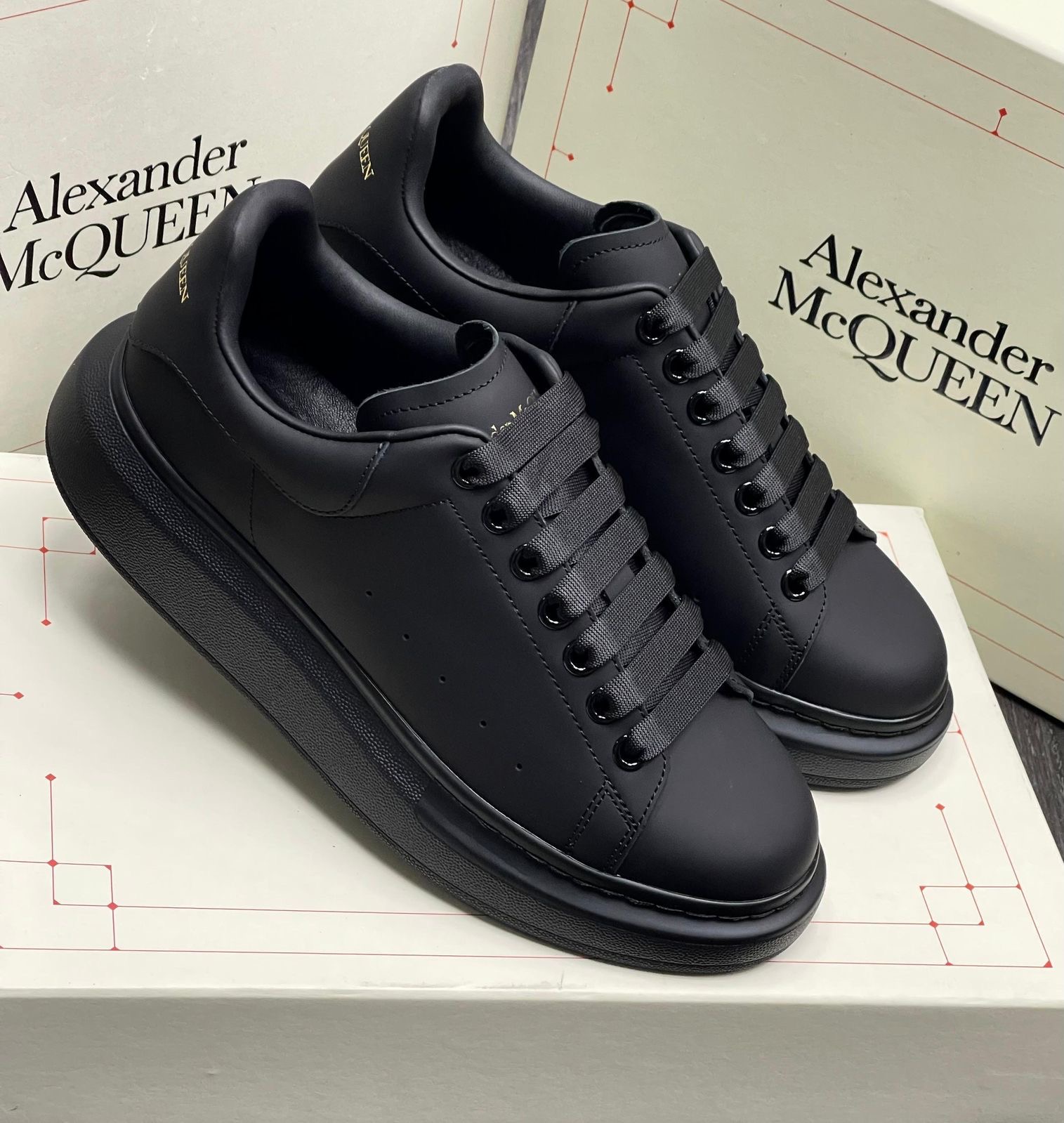 Sneakers Tenis Teni Alexander McQueen Ultimately 2025 Foto 7274891-6.jpg