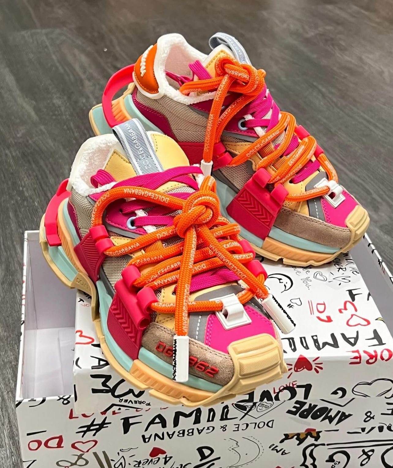 Sneakers Tenis Teni Dolce Gabbana Ultimately 2025 Foto 7274943-4.jpg
