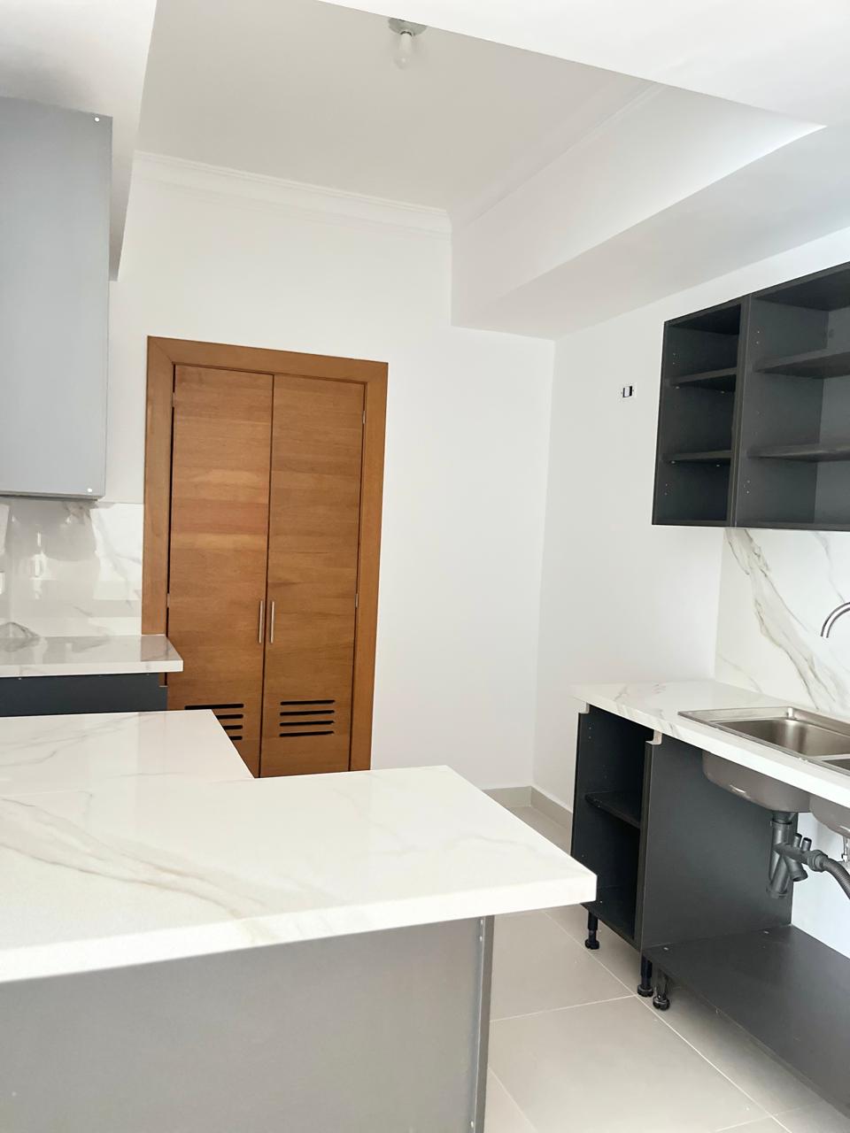 Alquilo apartamento en Naco 1hab 1.5 baños parqueo 2do piso Foto 7275025-15.jpg