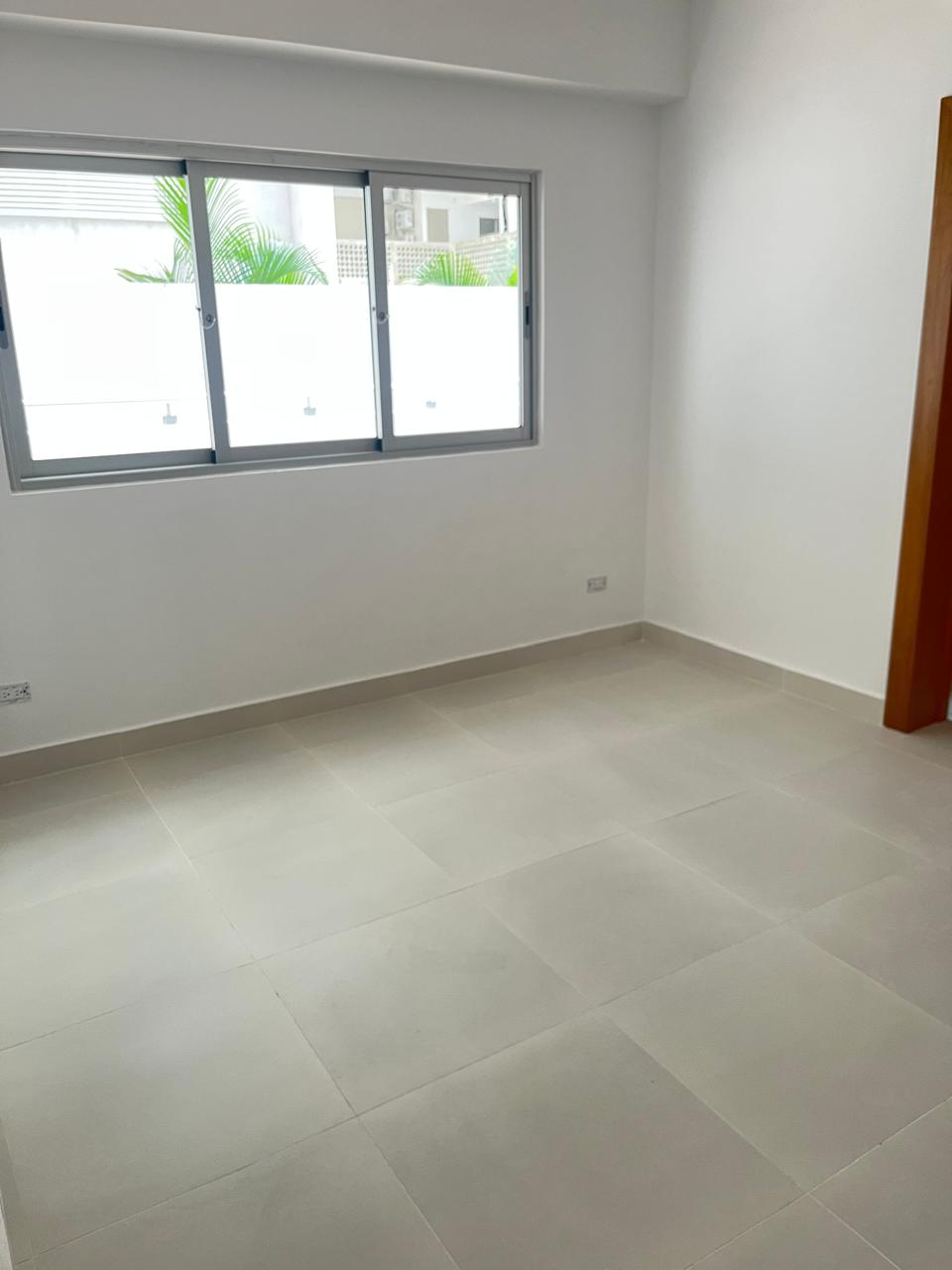 Alquilo apartamento en Naco 1hab 1.5 baños parqueo 2do piso Foto 7275025-7.jpg