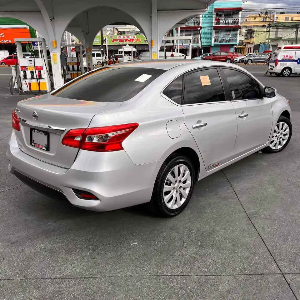 Nissan Sentra 2019  Foto 7275058-4.jpg