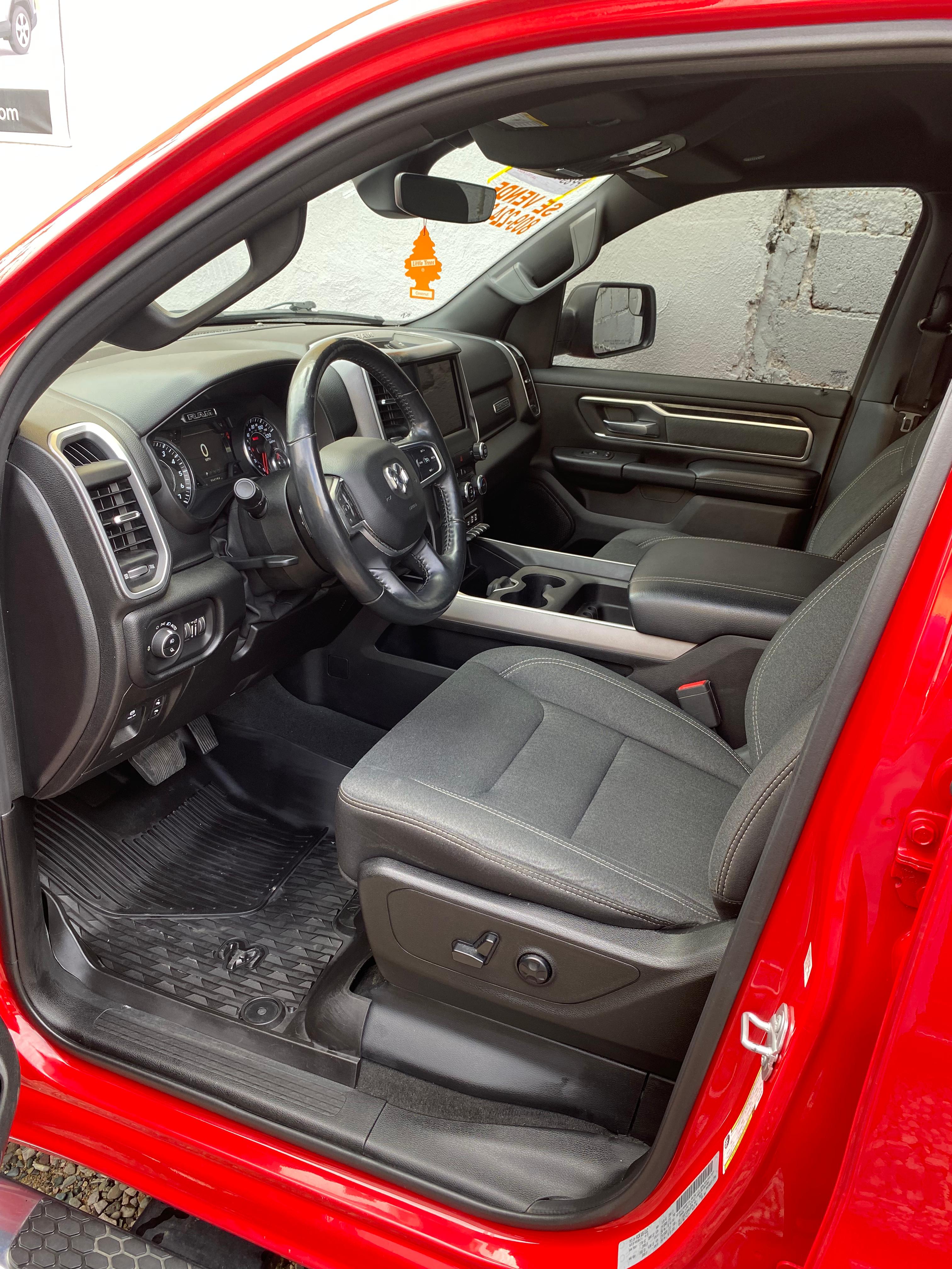 DODGE RAM 1500 BIGHORN 2019 Foto 7275101-5.jpg