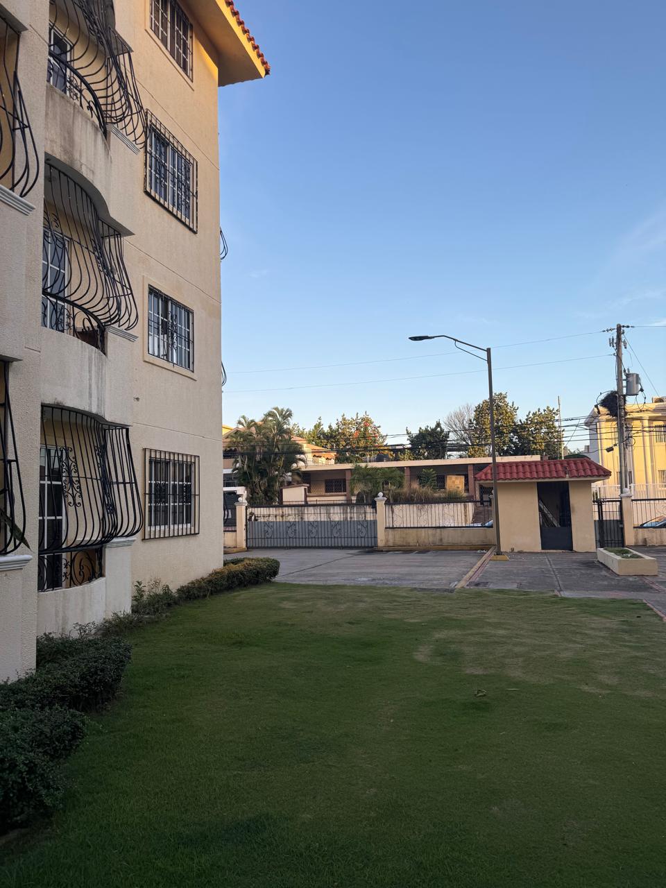Vendo Excelente Apto en  Palmas de Alma Rosa 3 habs. 122 Mts.2 2do NIV Foto 7275186-10.jpg