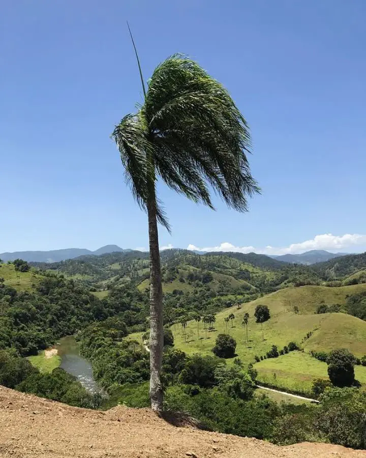 Villa Nueva a Estrenar en Venta en Jarabacoa con Vista a las Montañas Foto 7275286-1.jpg