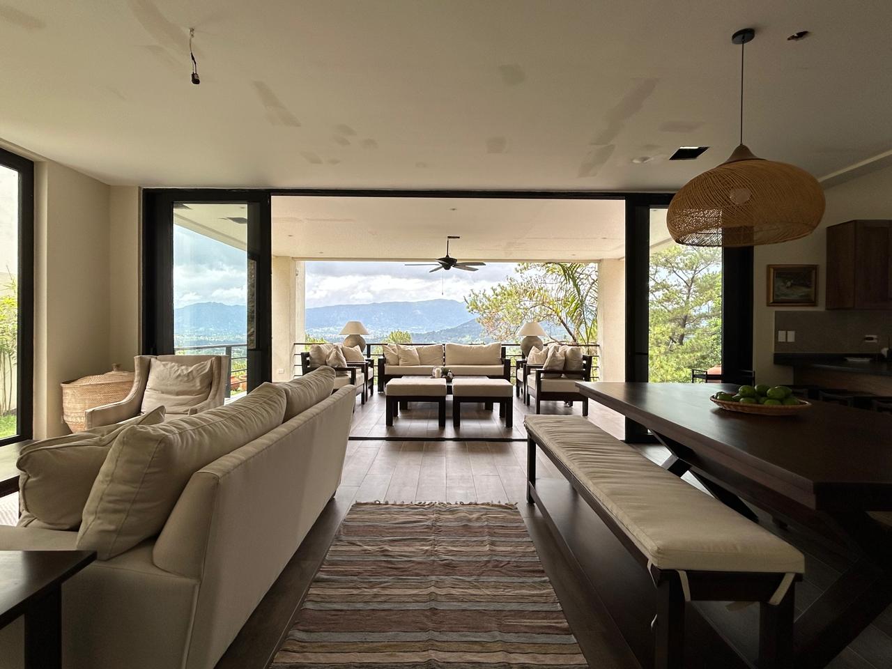 Villa Nueva a Estrenar en Venta en Jarabacoa con Vista a las Montañas Foto 7275286-13.jpg
