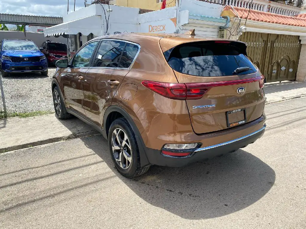 KIA SPORTAGE LX 2020 Foto 7275290-3.jpg