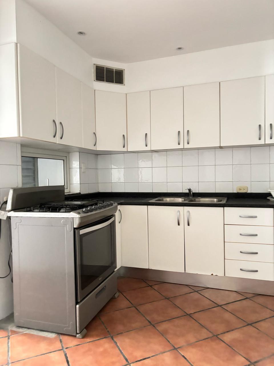 APARTAMENTO CLÁSICO EN EL CORAZÓN DE GAZCUE 140.98MTS. DE OPORTUNIDAD. Foto 7275427-12.jpg