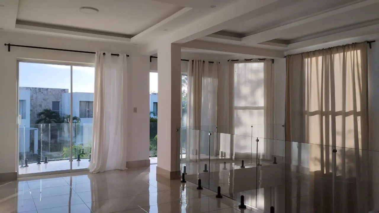 Villa de 5 Habitaciones en Venta en Playa Nueva Romana.  Foto 7275447-3.jpg