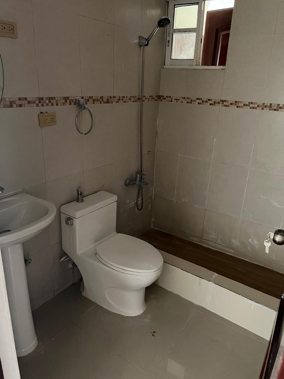 Vendo Apto en lo Mejor de  CORALES DEL SUR 3 HABS. 1ER. NIVEL 120 Mts. Foto 7275524-5.jpg