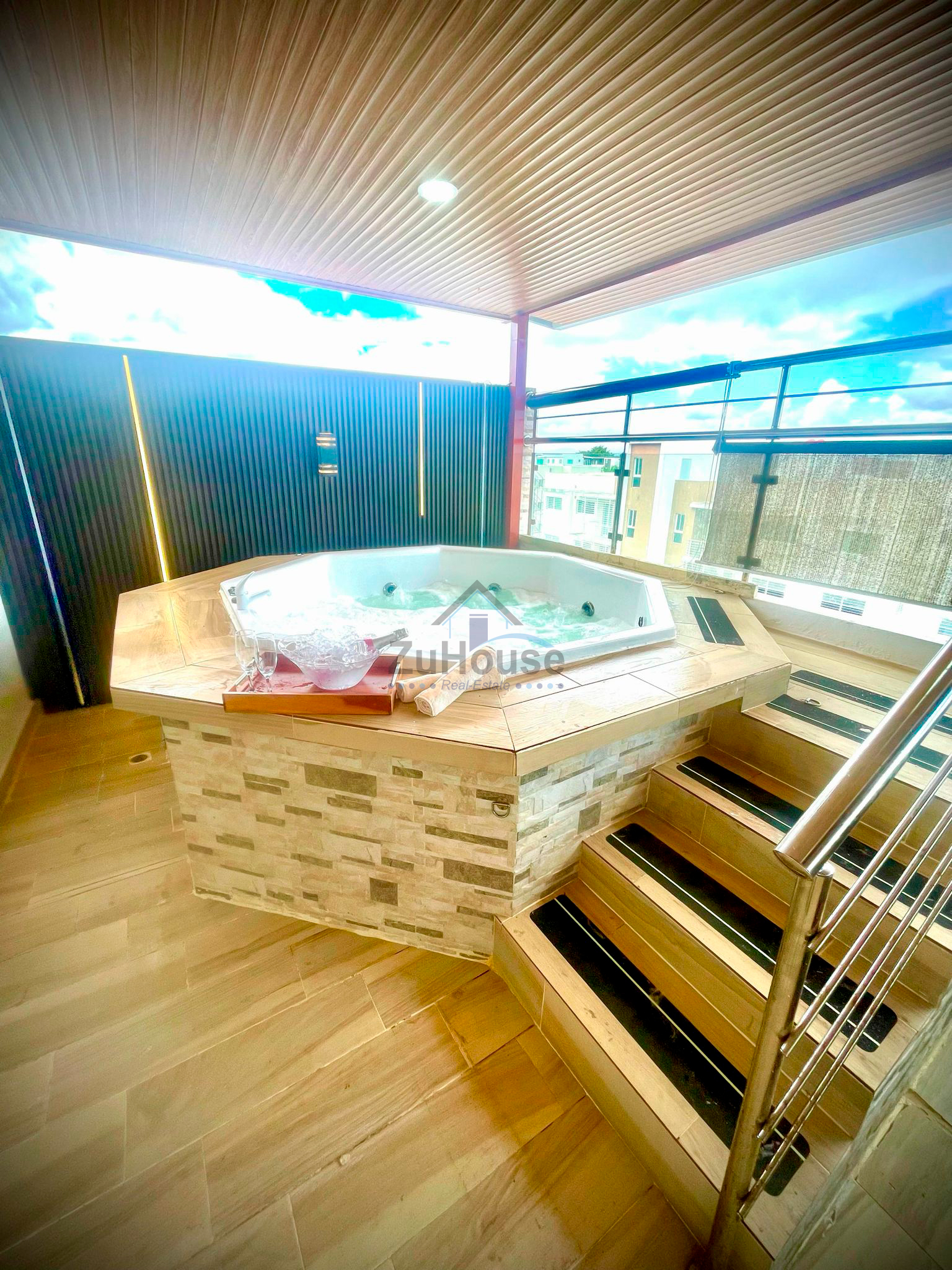 Penthouse Amueblado 3 Habitaciones/3 Baños/Terraza/BBQ y Jacuzzi en Re Foto 7275578-5.jpg