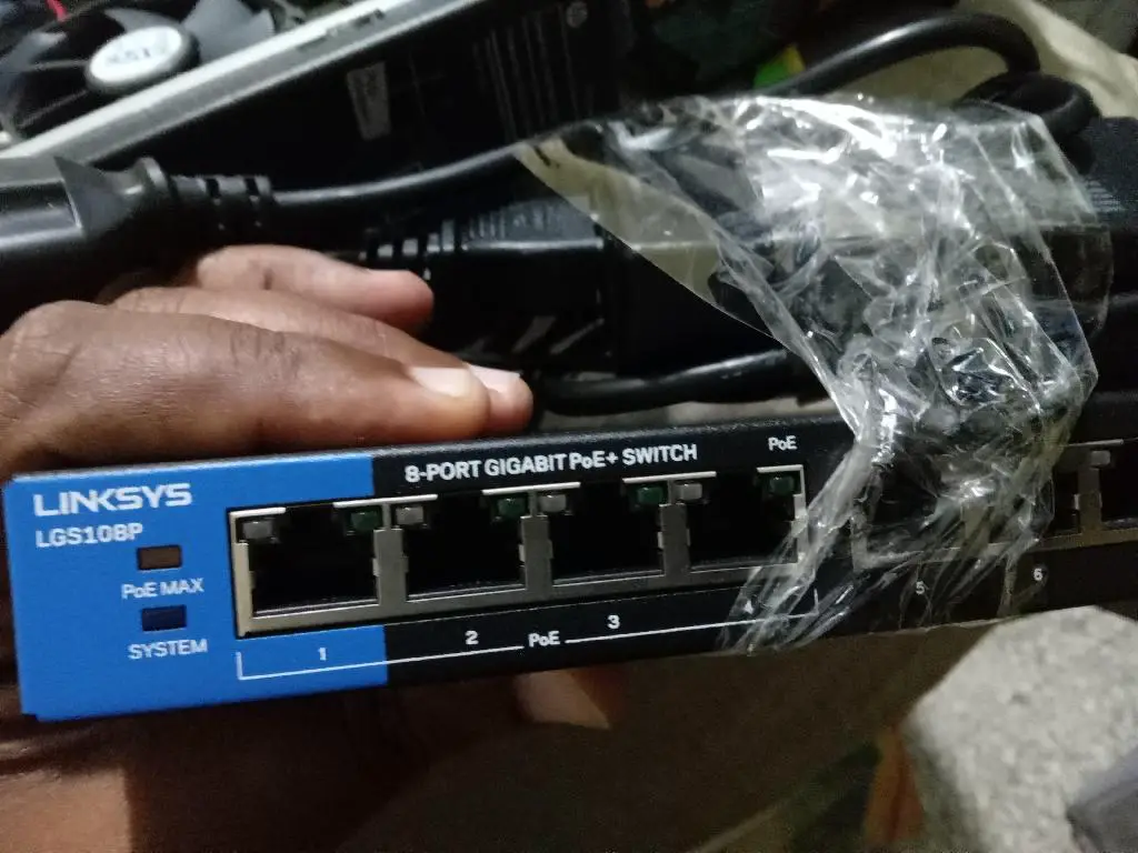 LINKSYS LGS108P SWITCH POE GIGABYTE 8 PUERTOS Foto 7275755-1.jpg