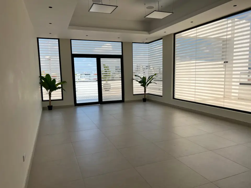 Alquilo local en torre corporativa de 47 mts en Av. Rótulo Betancourt  Foto 7275777-7.jpg