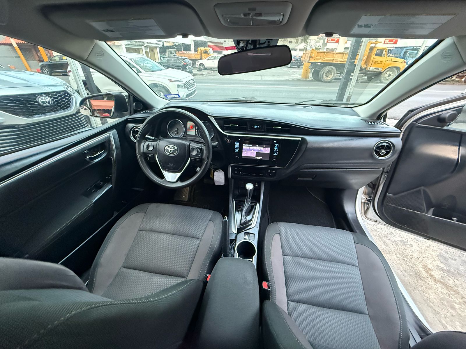 TOYOTA COROLLA LE 2019 GRIS PLATA RECIEN IMPORTADO Foto 7275821-9.jpg