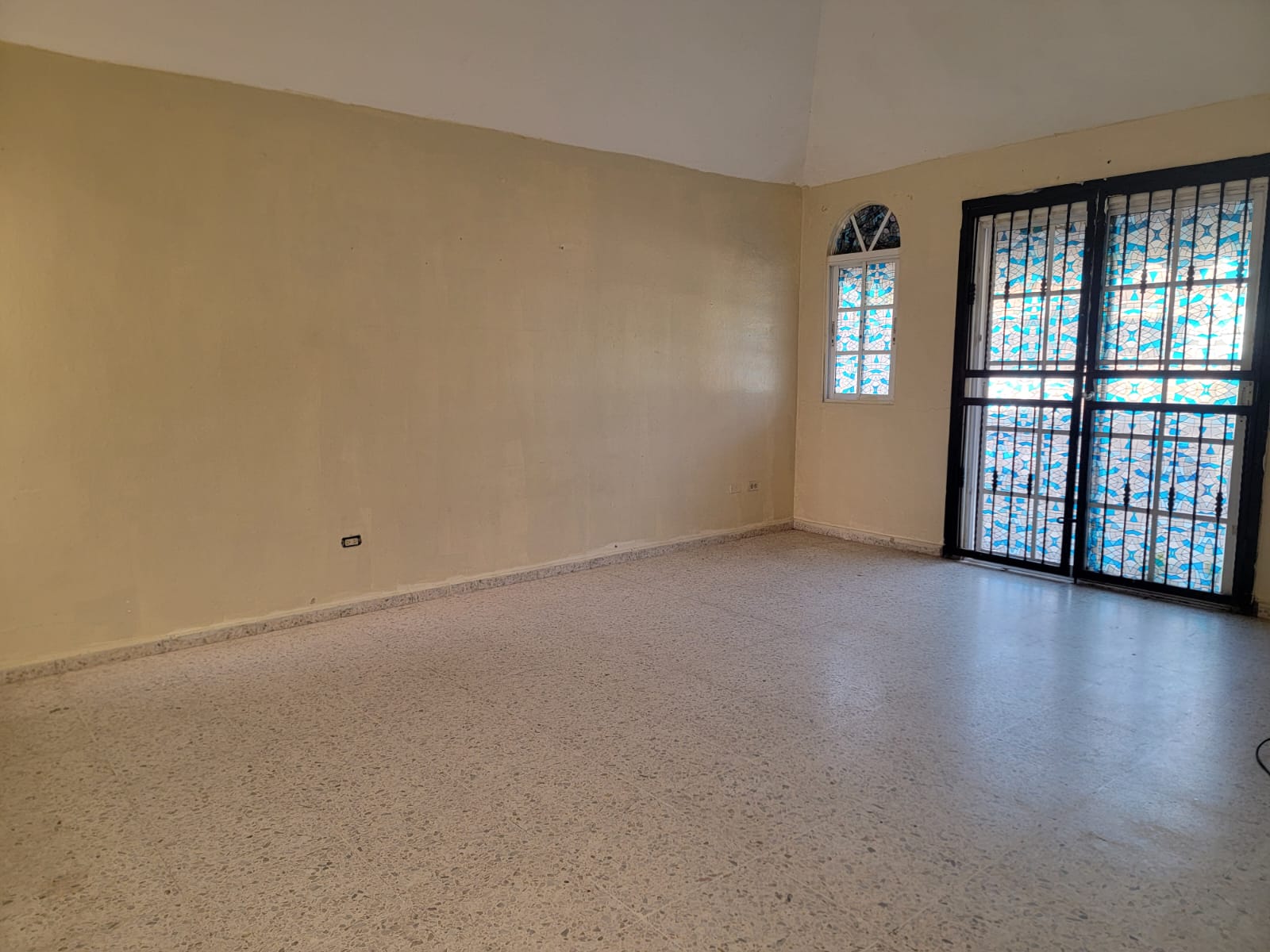 VENDO CASA DE 2 NIVELES EN LA URB. NARCISA II SANTO DOMINGO ESTE. Foto 7276211-10.jpg