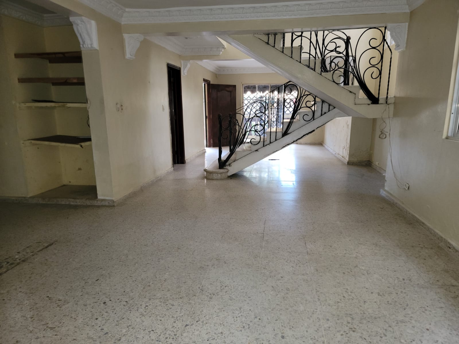 VENDO CASA DE 2 NIVELES EN LA URB. NARCISA II SANTO DOMINGO ESTE. Foto 7276211-11.jpg