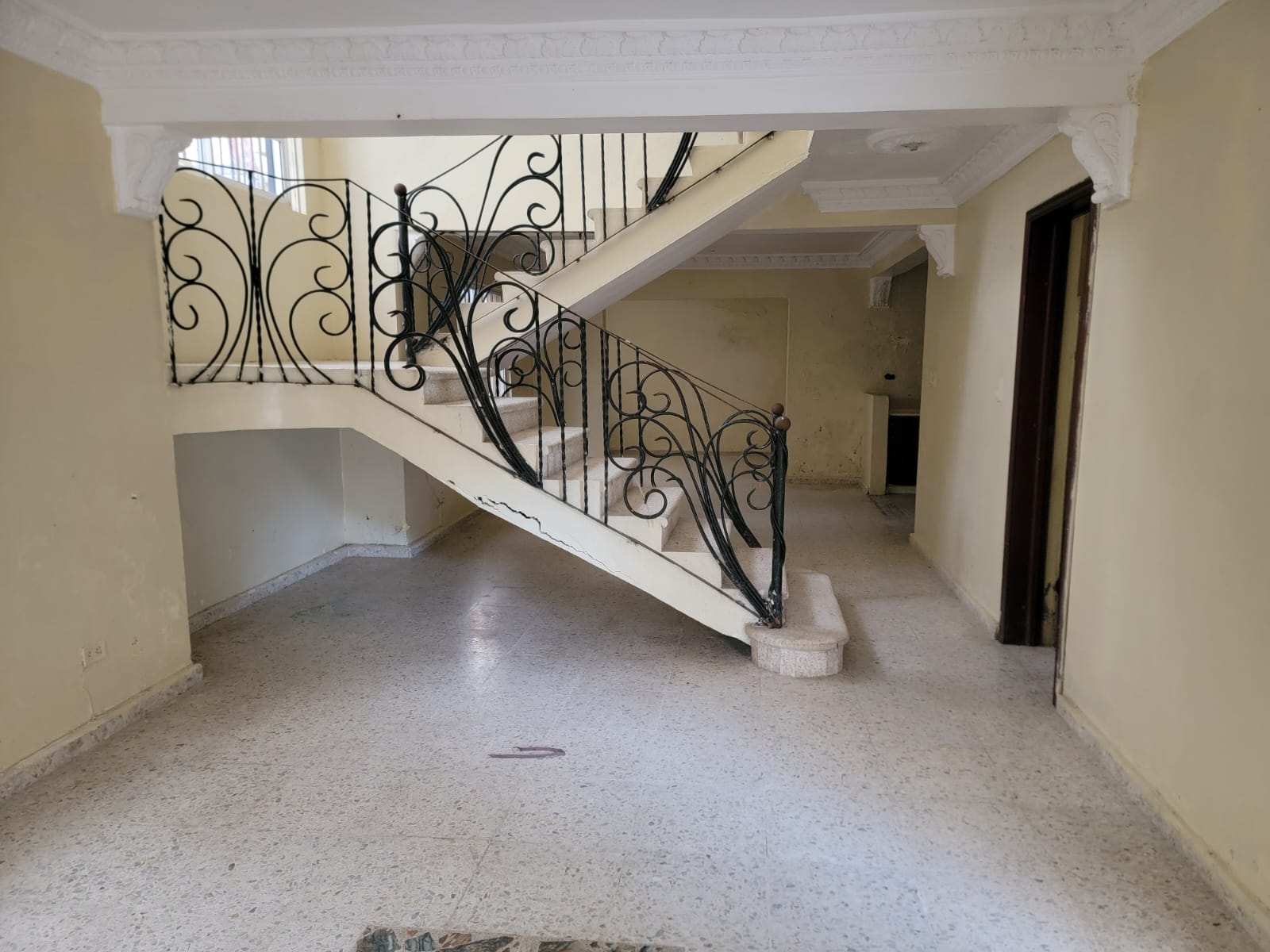 VENDO CASA DE 2 NIVELES EN LA URB. NARCISA II SANTO DOMINGO ESTE. Foto 7276211-6.jpg