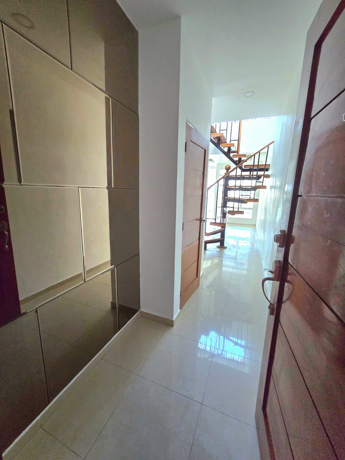 Apartamento de 4 Habitaciones en Venta en la Urbanización Real.  Foto 7276618-12.jpg