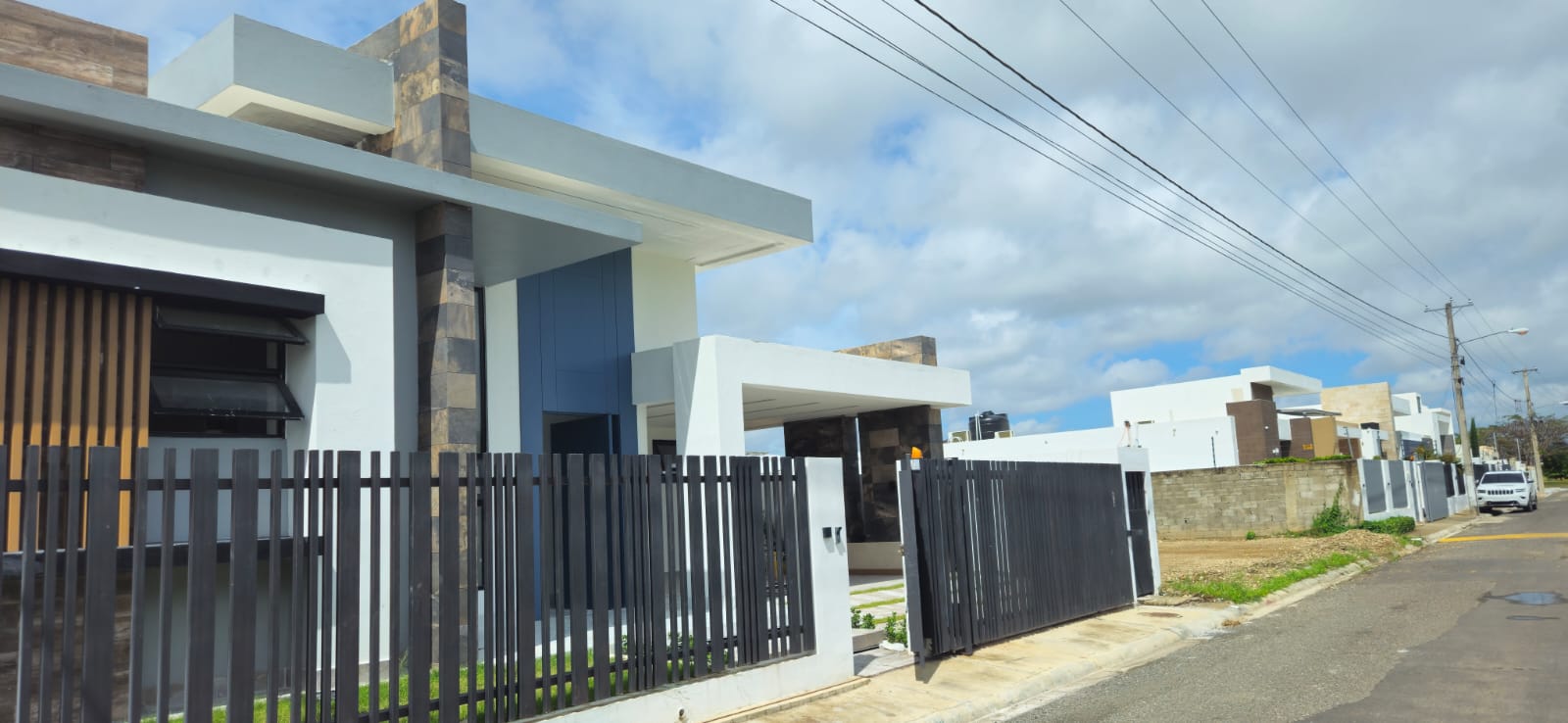 Venta de Casa en residencial cerrado en los Llanos de Gurabo Santiago  Foto 7277110-2.jpg