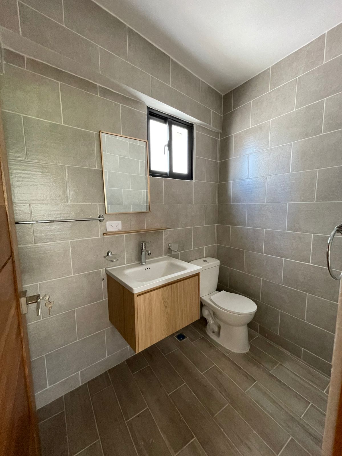APARTAMENTO EN VENTA – JARDINES DEL SUR SANTIAGO Primer nivel con pati Foto 7277213-3.jpg