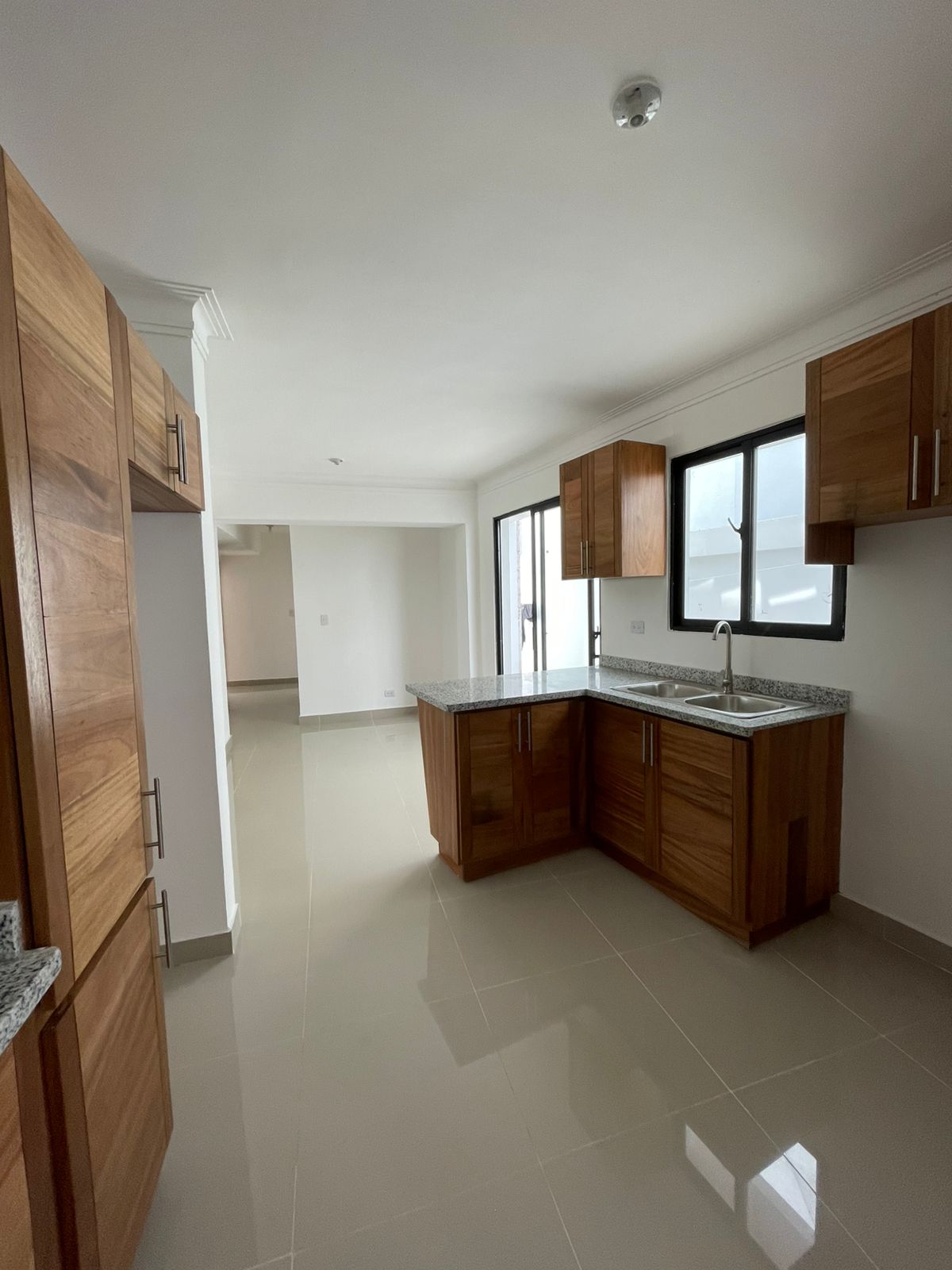 APARTAMENTO EN VENTA – JARDINES DEL SUR SANTIAGO Primer nivel con pati Foto 7277213-9.jpg
