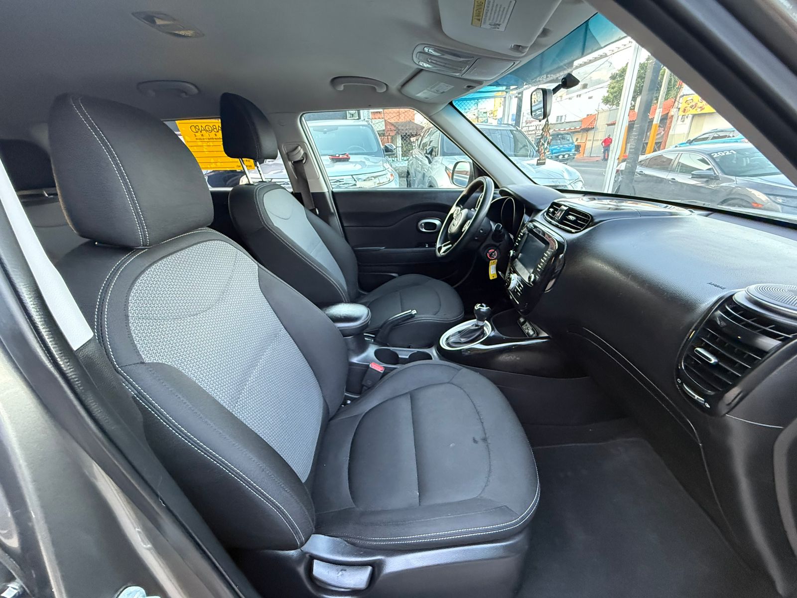 KIA SOUL LX 2019 GRIS RECIEN IMPORTADO Foto 7277265-10.jpg