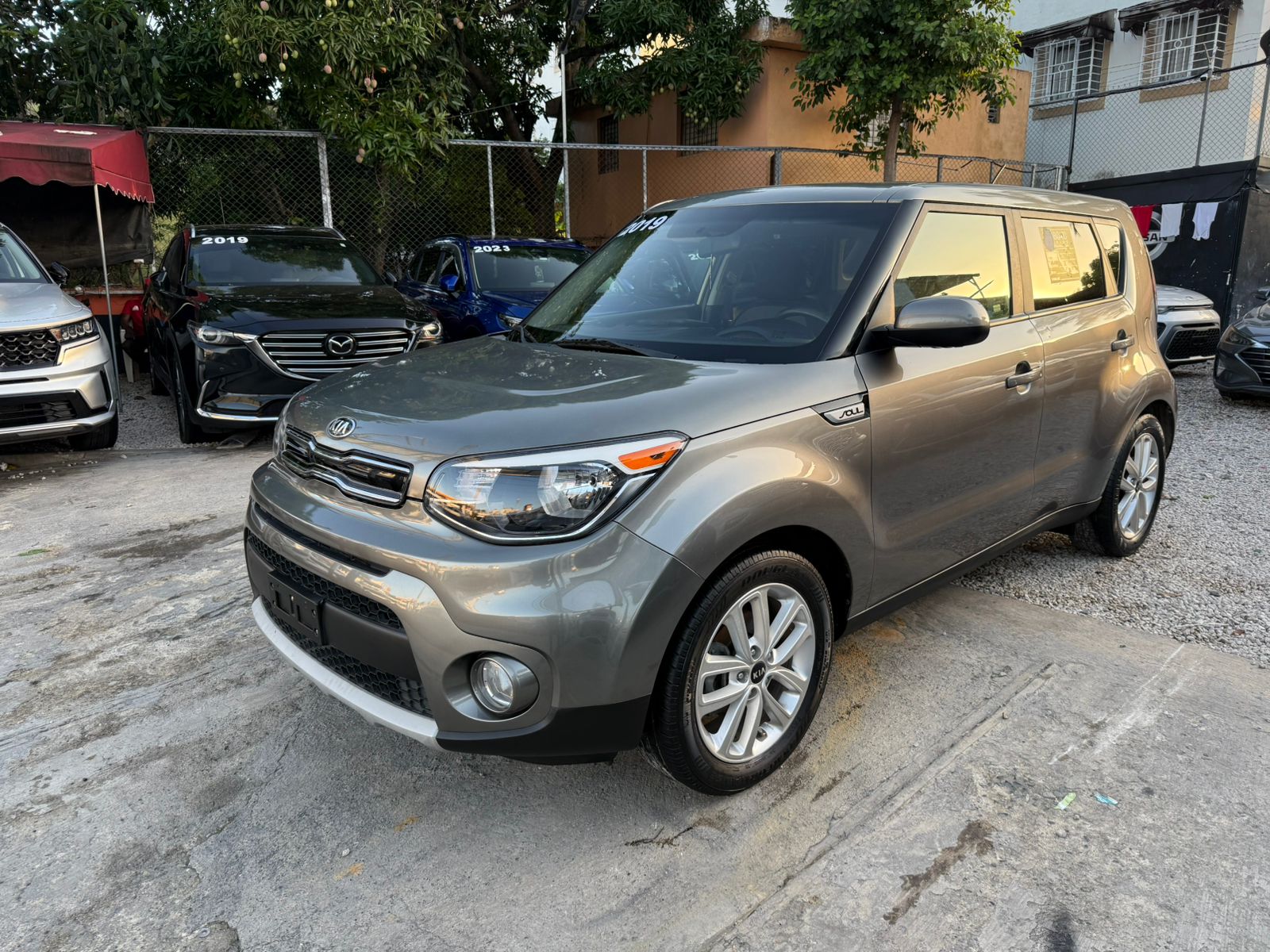 KIA SOUL LX 2019 GRIS RECIEN IMPORTADO Foto 7277265-3.jpg