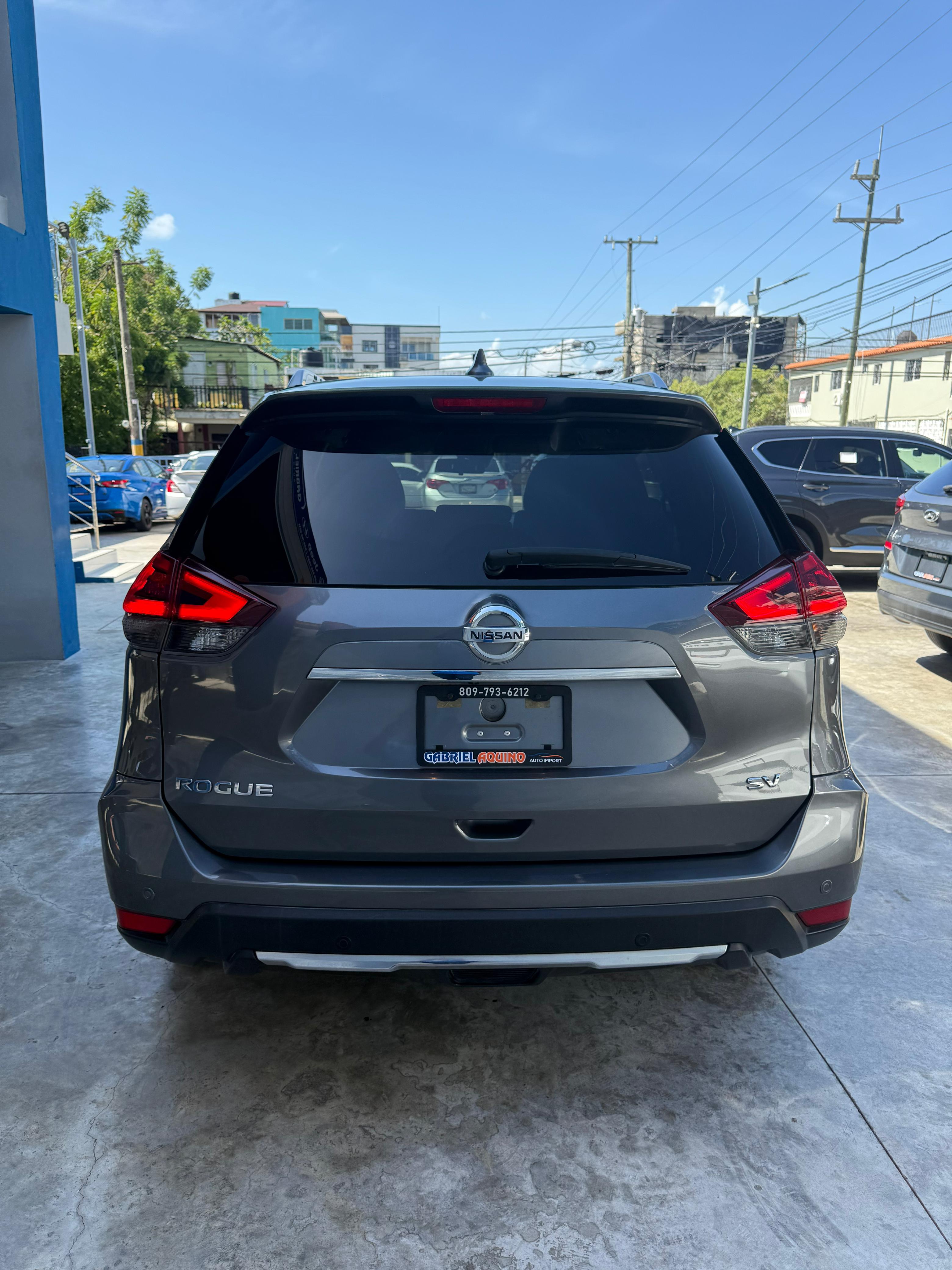 nissan rogue sv Foto 7277493-4.jpg