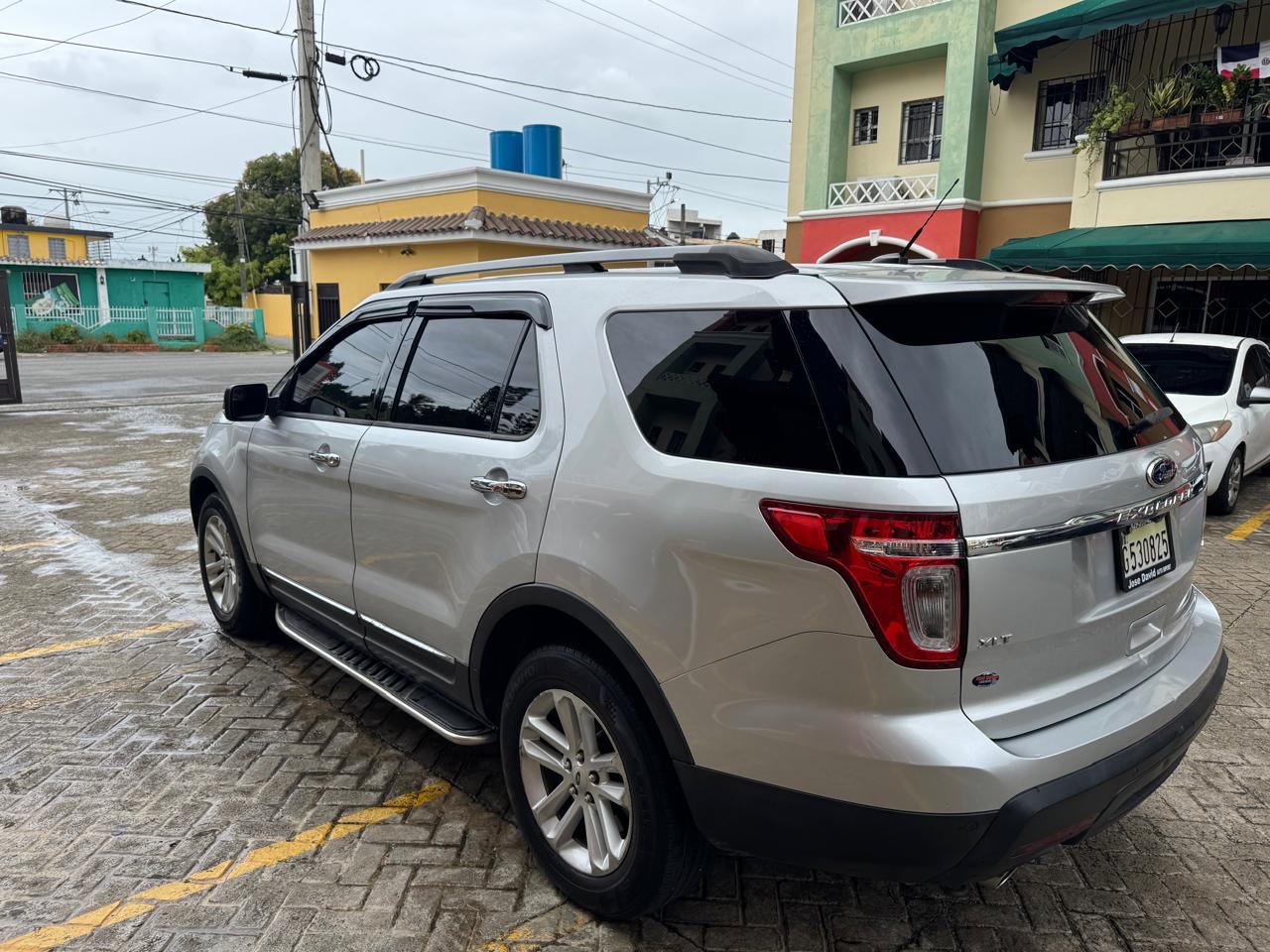 Ford Explorer XLT tres filas año 2015 Foto 7277503-4.jpg