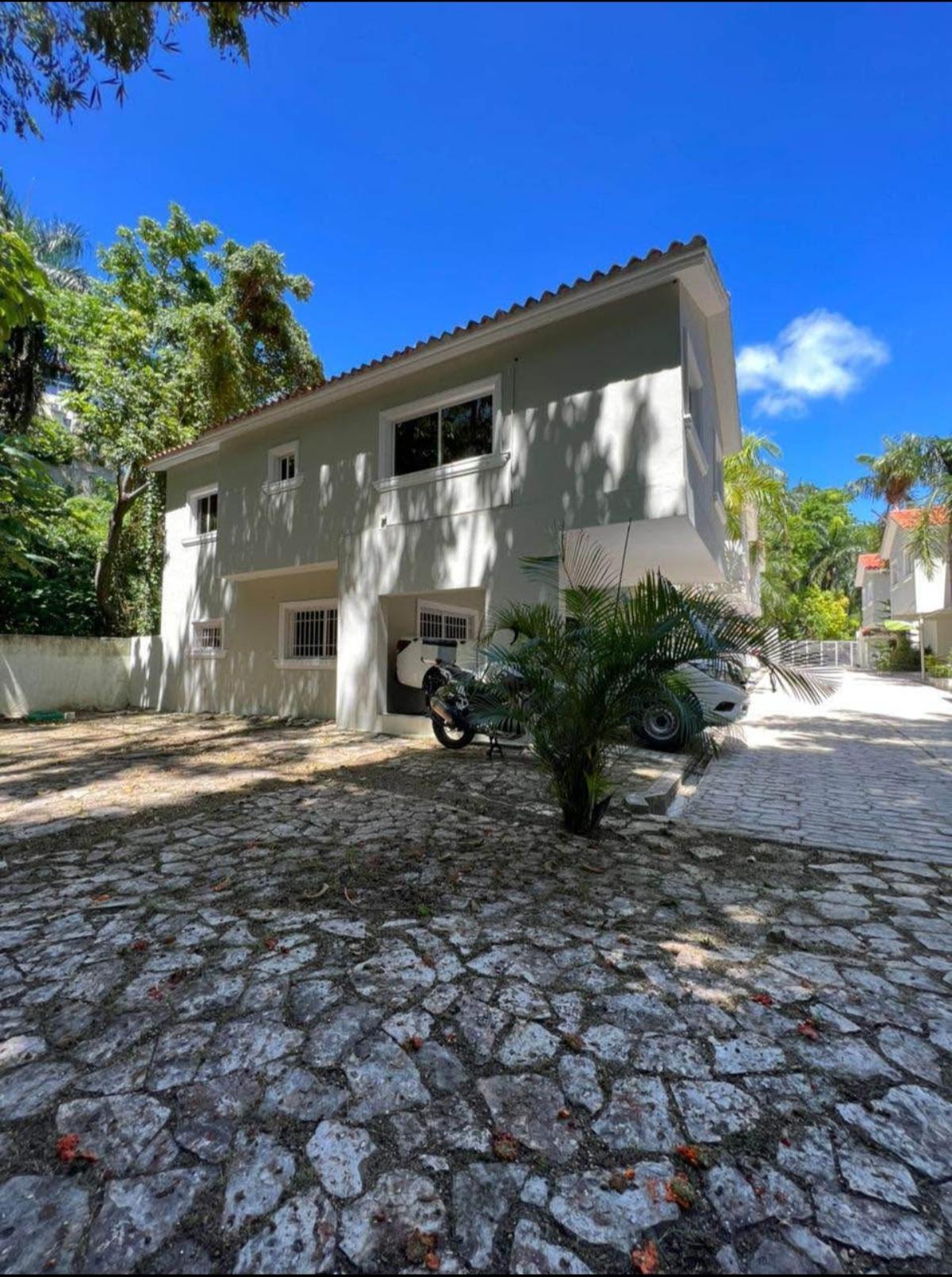 CASA DE 2 NIVELES EN ARROYO HONDO lllTIENE 248MTS DE CONSTRUCCIÓNEXCEL Foto 7277775-2.jpg