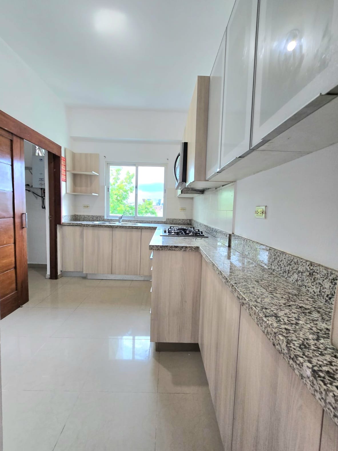 Apartamento de 4 Habitaciones en Venta en la Urbanización Real.  Foto 7277788-5.jpg