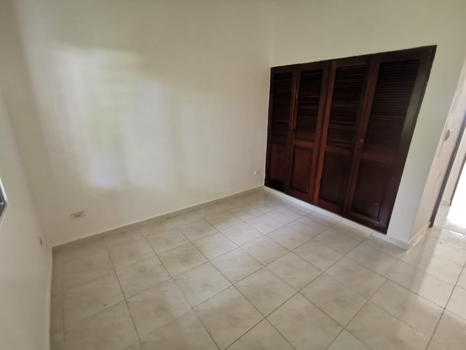 Naco apartamento en alquiler de 3 habitaciones 2 parqueos clásico Foto 7277825-8.jpg