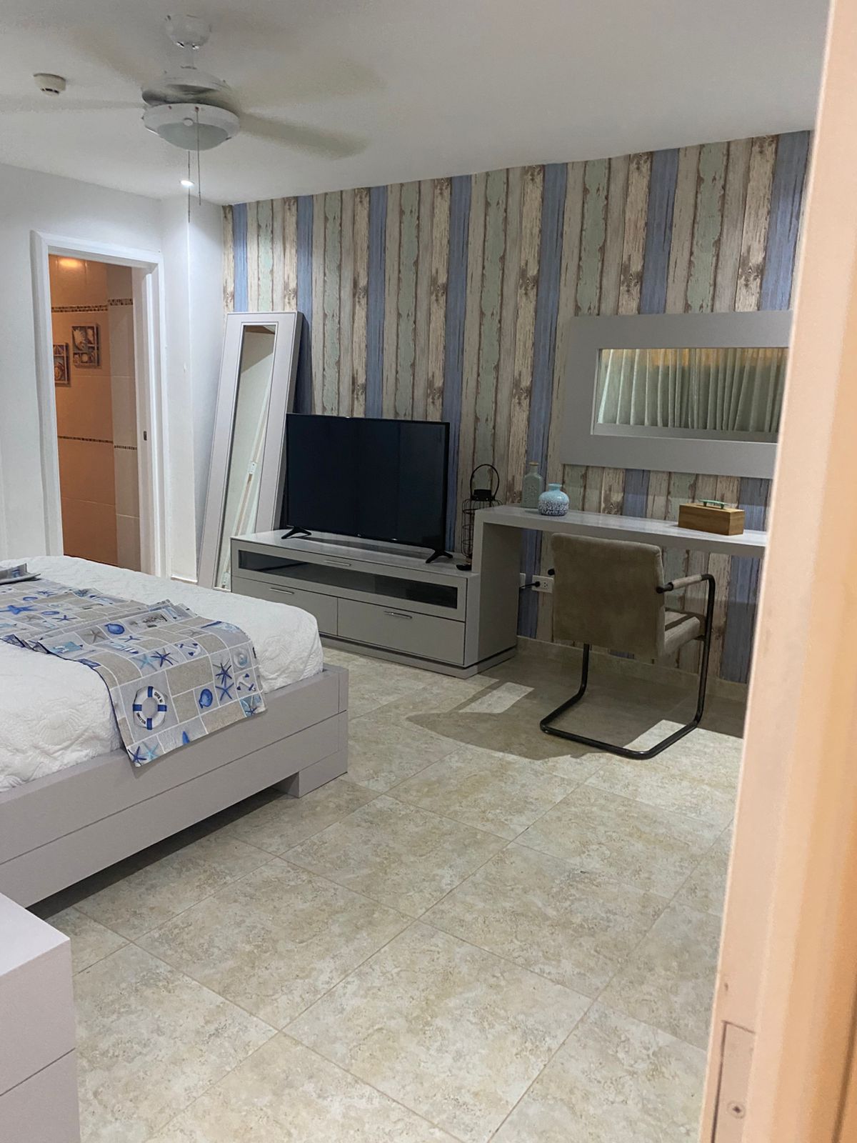Alquilo elegante y acogedor apartamento en primera línea de playa Juan Foto 7278123-7.jpg