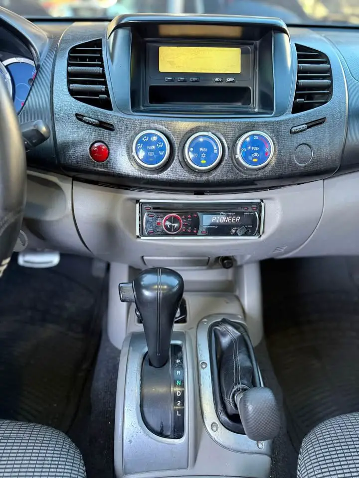 Mitsubishi L200 Sportero 2007 - DIESEL - 4X4  Foto 7278405-8.jpg