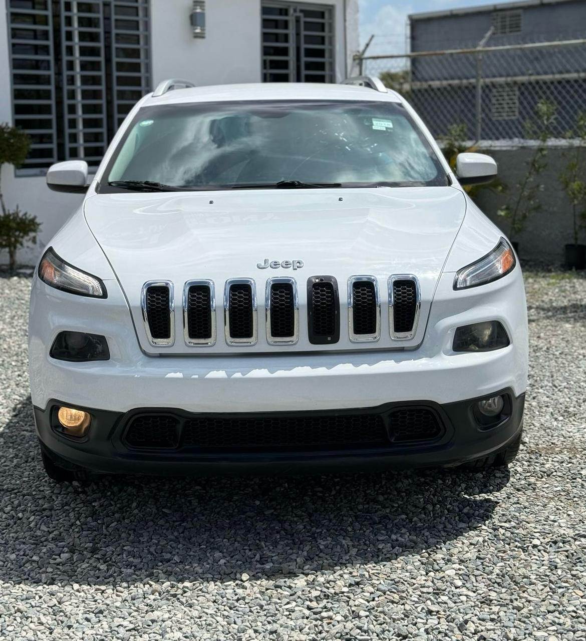SE VENDE JEEP CHEROKEE LATITUD 2018 Foto 7278566-3.jpg