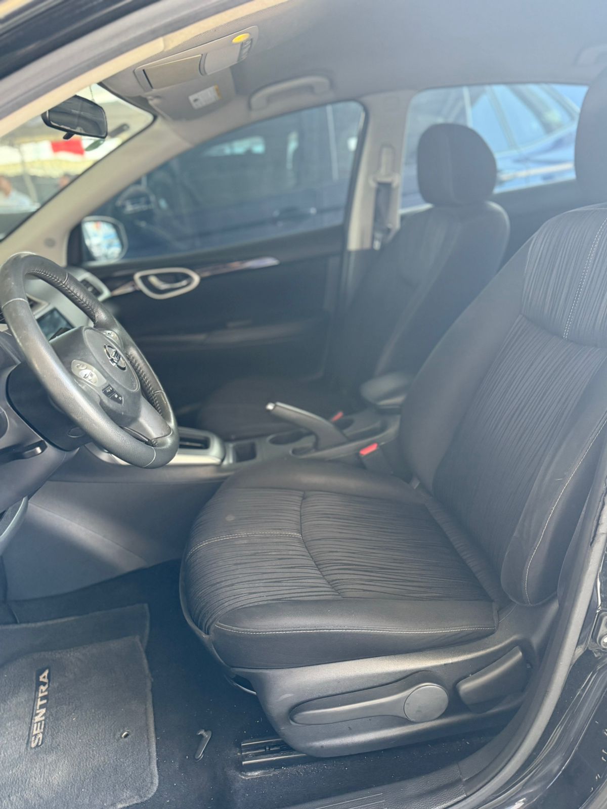 NISSAN SENTRA SV 2018  Foto 7278756-6.jpg