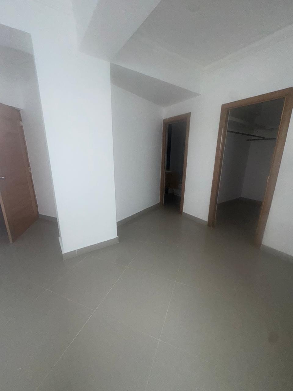 apartamento en alqiuiler de 3 habitaciones por el condado Foto 7278852-13.jpg