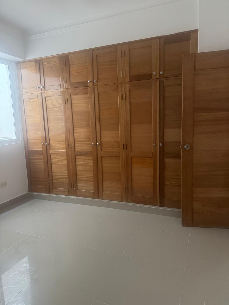 apartamento en alqiuiler de 3 habitaciones por el condado Foto 7278852-9.jpg