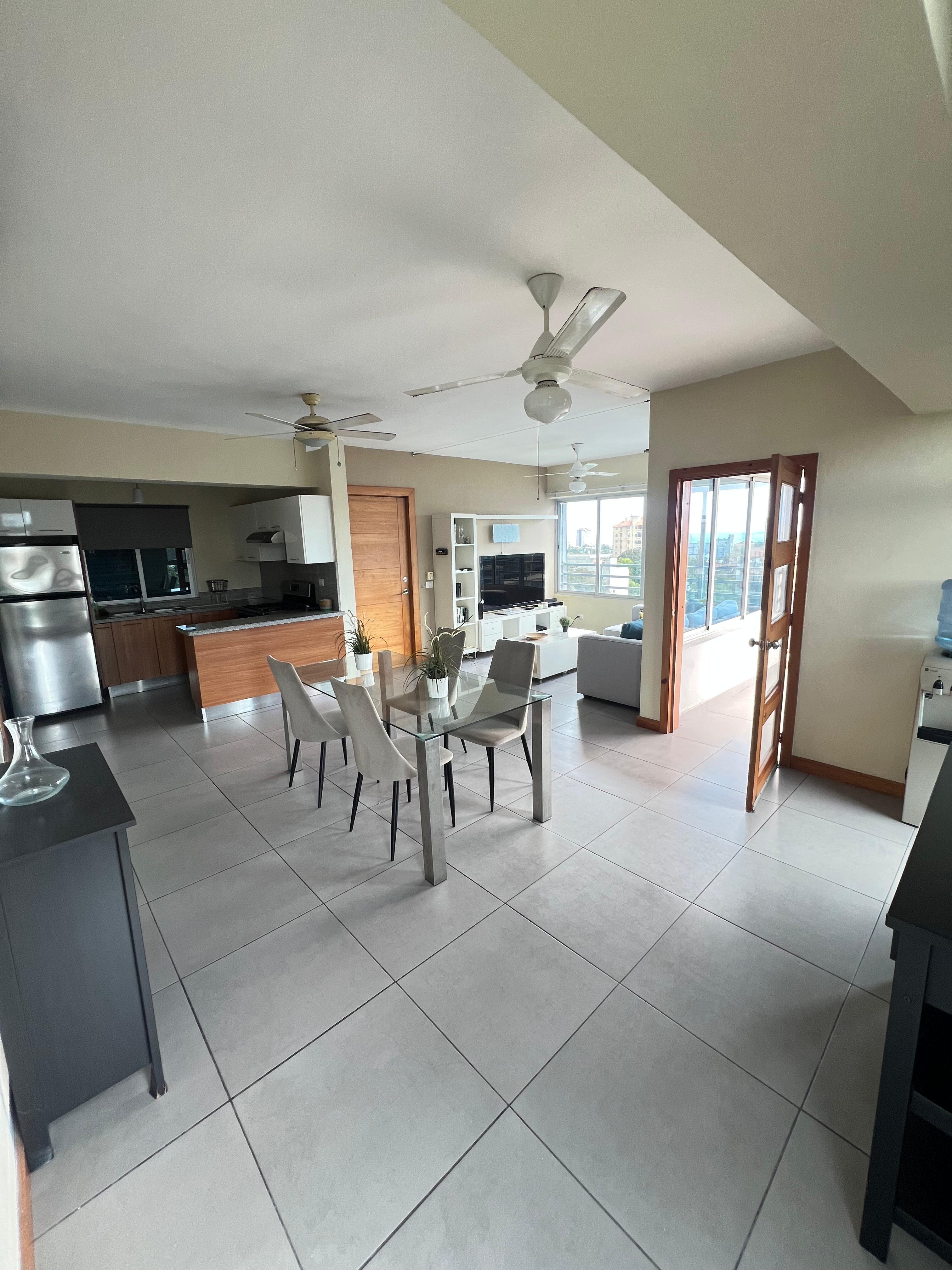 Venta Apartamento amueblado con vista al mar en Gazcue Foto 7278994-5.jpg