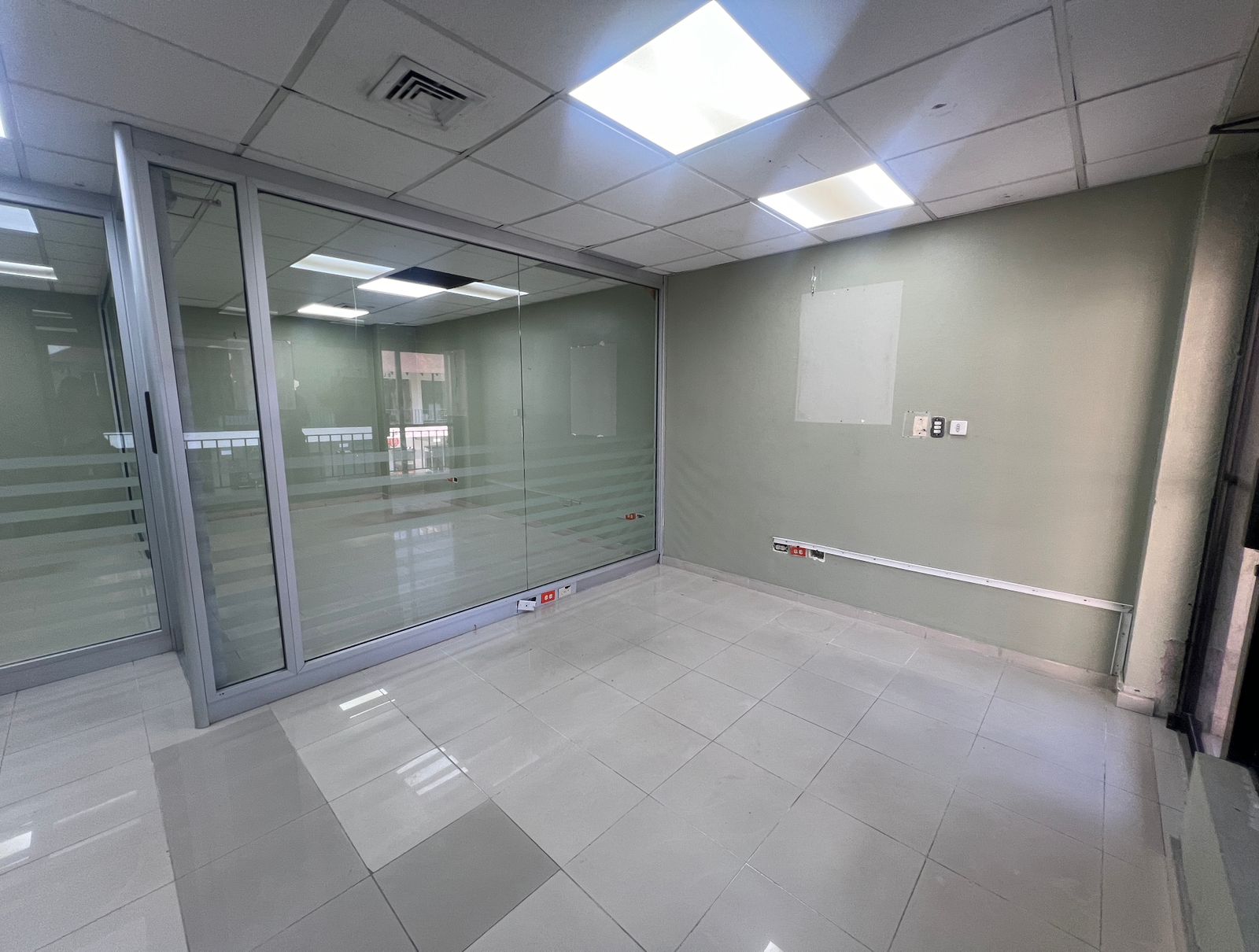 Disponible Local Comercial en Piantini Foto 7279456-11.jpg