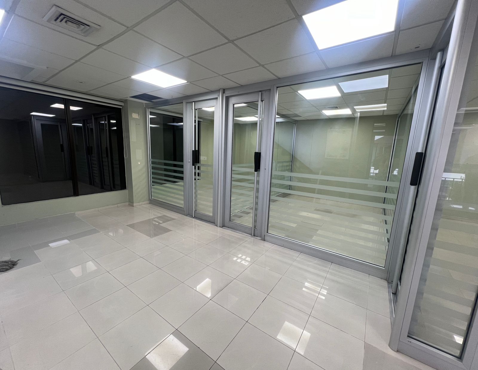 Disponible Local Comercial en Piantini Foto 7279456-12.jpg