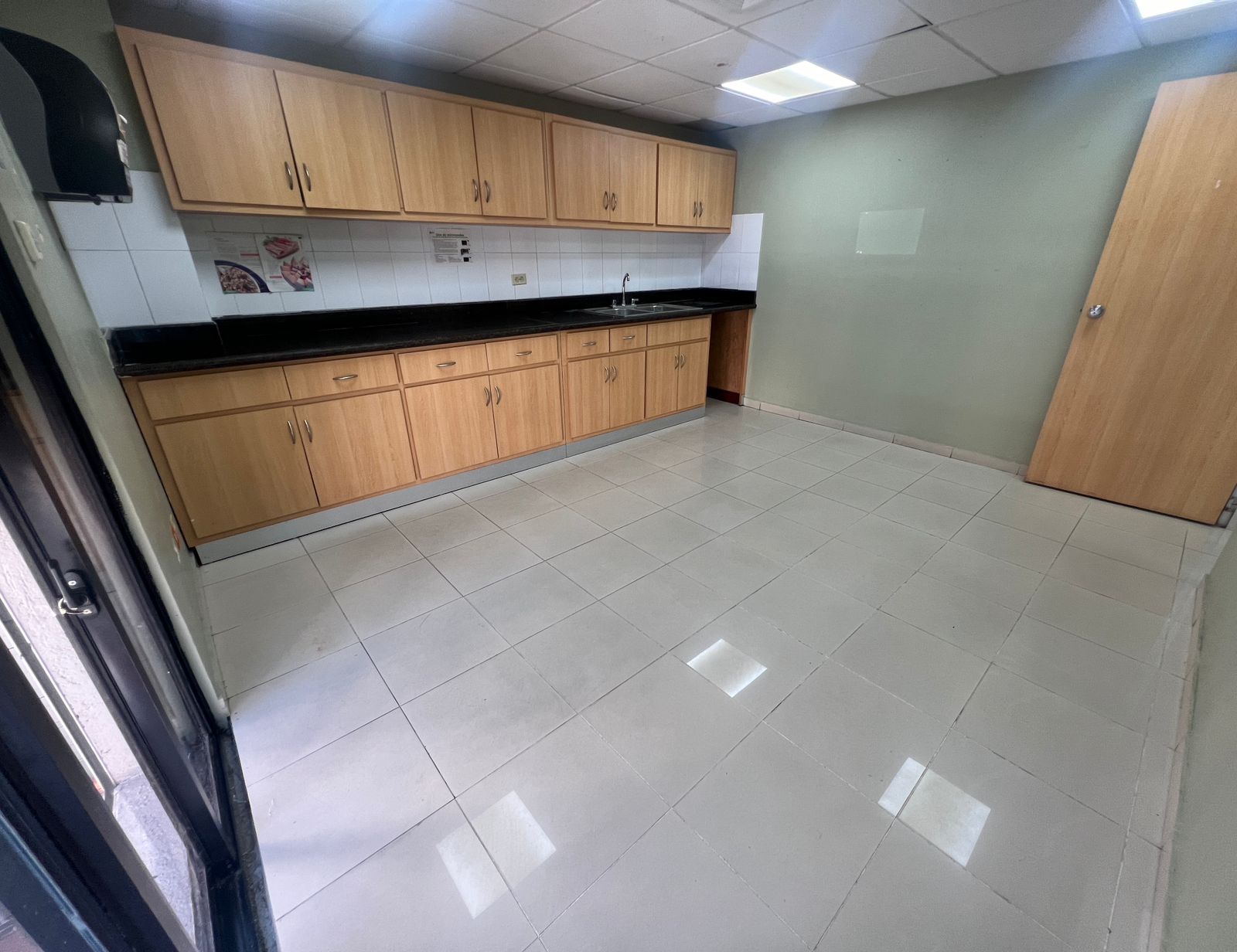 Disponible Local Comercial en Piantini Foto 7279456-2.jpg