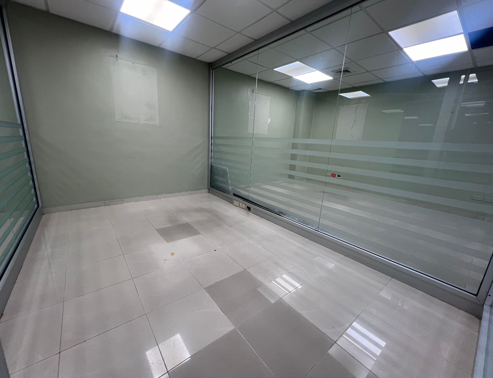 Disponible Local Comercial en Piantini Foto 7279456-8.jpg