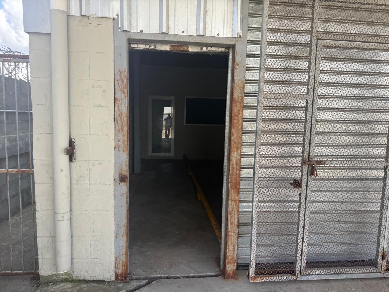 Renta de Nave Industrial en Autopista Duarte Santiago! Foto 7279492-6.jpg