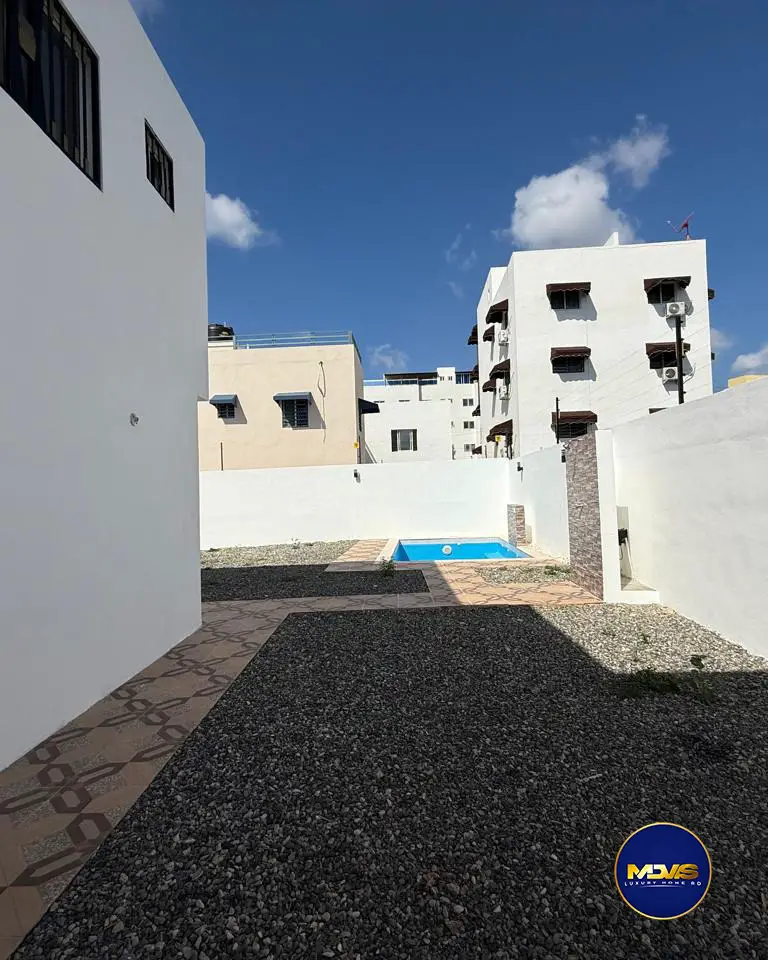 Se vende Casa moderna con patio y piscina ubicada en Prado Oriental  4 Foto 7279746-10.jpg