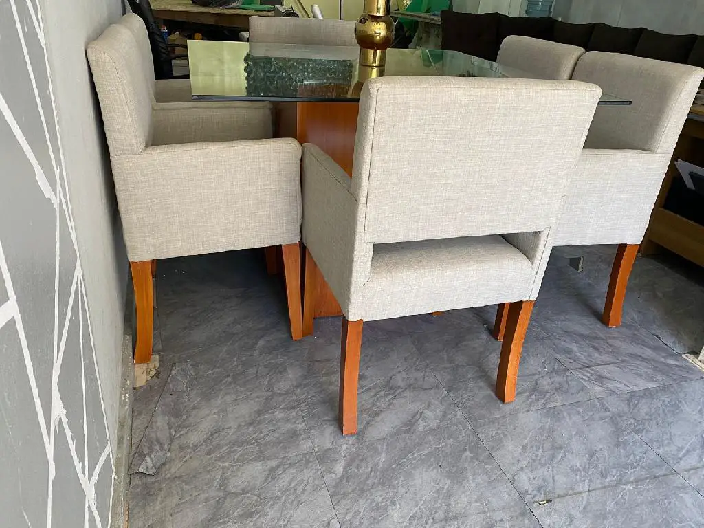Disponible comedor apto para 4 y 6 sillas tapizadas en telas canvas. Foto 7279804-1.jpg