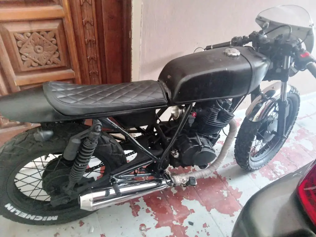 Motocicleta Yamaha Cafe Racer 250cc Foto 7280517-4.jpg
