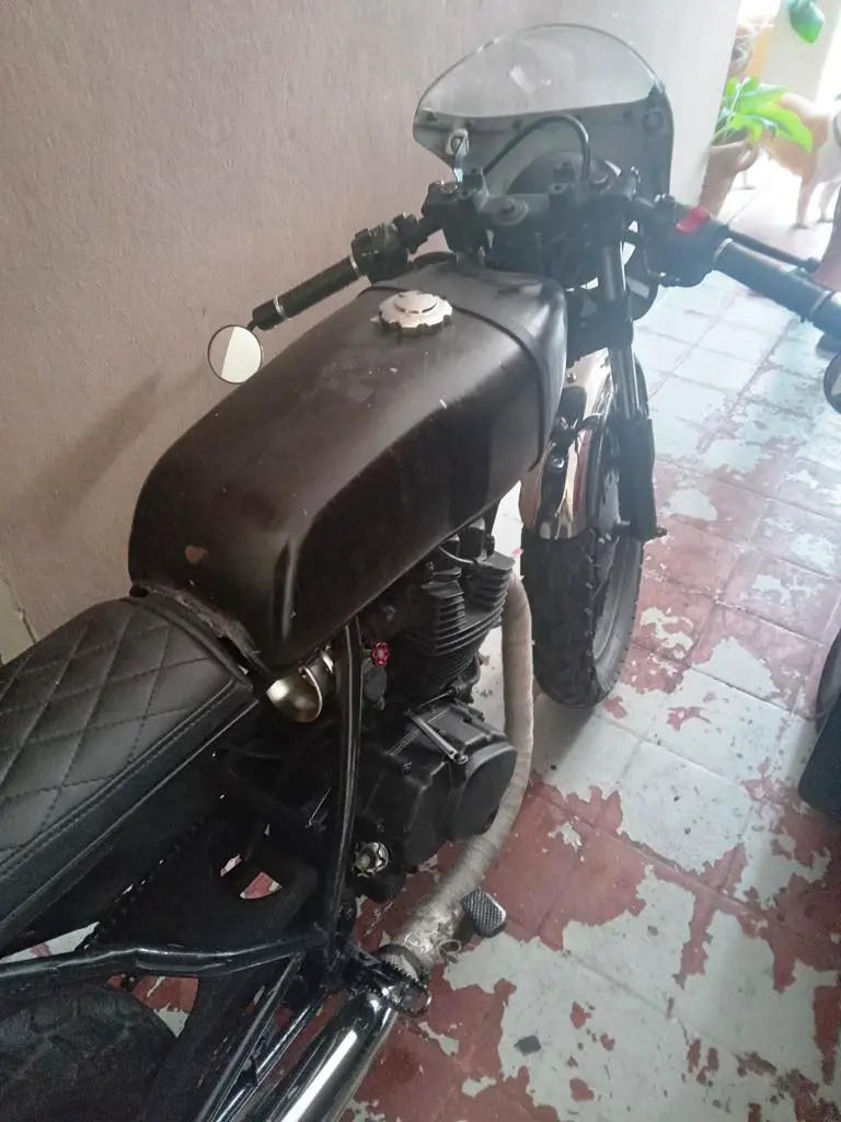 Motocicleta Yamaha Cafe Racer 250cc Foto 7280517-5.jpg
